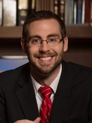 Dr. Marcelo Tavares